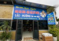 Et logo, certifikat, skilt eller en pris der bliver vist frem på Bách Thảo Ngân Hotel Resort