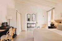 Postel nebo postele na pokoji v ubytování Finca Serena Mallorca, Small Luxury Hotels