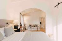 Postel nebo postele na pokoji v ubytování Finca Serena Mallorca, Small Luxury Hotels