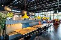 Serways Hotel Weiskirchen Nordにあるレストランまたは飲食店