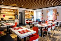 Serways Hotel Weiskirchen Nordにあるレストランまたは飲食店