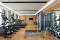 Fairfield by Marriott Hangzhou Gongshuにあるフィットネスセンターまたはフィットネス設備