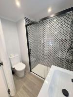 Koupelna v ubytování Apartamentos Carmela
