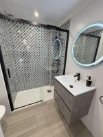Koupelna v ubytování Apartamentos Carmela