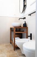 A bathroom at Casale Petrarolo
