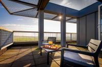 Ramada by Wyndham Amsterdam Airport Schipholにあるシーティングエリア