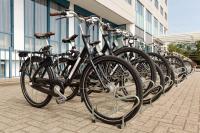 Ramada by Wyndham Amsterdam Airport Schipholの敷地内または近くで楽しめるサイクリング