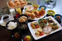 ホテルの敷地内または近くでの食事または食べ物