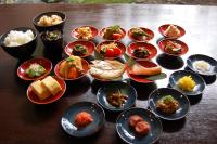 ホテルの敷地内または近くでの食事または食べ物
