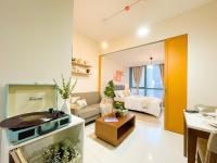 Prime BGC Condo: Uptown Mall & Hyatt #ournw21nにあるシーティングエリア