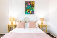 Postel nebo postele na pokoji v ubytování Malaga Center Flat Beach & Terrace