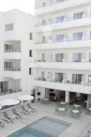 Basen w obiekcie Aparthotel Marina Drach lub w pobliżu