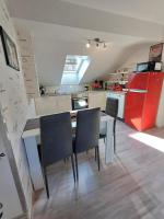 Kuchyň nebo kuchyňský kout v ubytování Ferienwohnung Saarschleife