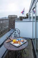 Eten bij of ergens in de buurt van het hotel


