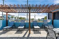 Ein Balkon oder eine Terrasse in der Unterkunft Beachside Inn
