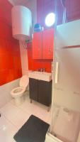 A bathroom at Yes, yes! lovely apartment good amenities Budapest center