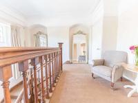 Posezení v ubytování Southfield is a spacious period five bed, four bath with parking