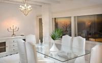 Część wypoczynkowa w obiekcie Paradisiacal Villa with Pool and Sea View in Mykonos