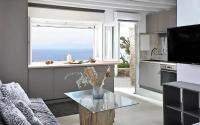 Kuchnia lub aneks kuchenny w obiekcie Paradisiacal Villa with Pool and Sea View in Mykonos