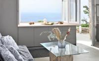 Część wypoczynkowa w obiekcie Paradisiacal Villa with Pool and Sea View in Mykonos