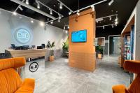 B&B HOTEL Como Baradelloにあるテレビまたはエンターテインメントセンター