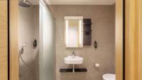 B&B HOTEL Como Baradelloにあるバスルーム
