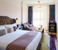The Hotel Chelseaにあるベッド