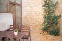 Patio nebo venkovní prostory v ubytování Espacioso pajar con barbacoa en Casa de las Letras