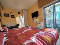 Postel nebo postele na pokoji v ubytování Elena Holiday Apartment