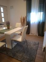 Posedenie v ubytovaní Apartment Pag 6412c