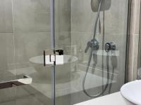 Ein Badezimmer in der Unterkunft STUDIO ONE Stunning Marina View - TIE Hotels &amp; Resorts