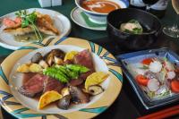 ホテルの敷地内または近くでの食事または食べ物