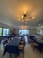 Nhà hàng/khu ăn uống khác tại Palmbeach Resort Mactan Cebu powered by Cocotel