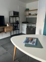 Kuchnia lub aneks kuchenny w obiekcie Blu'in - Mérignies