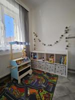 Knihovna v apartmánu
