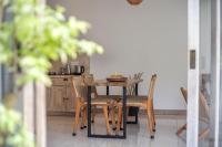 Villa Kayuにあるキッチンまたは簡易キッチン