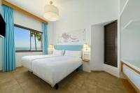A bed or beds in a room at Salt Apartments Reina Sol