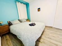 Posteľ alebo postele v izbe v ubytovaní Casa Gracia Stylish apartment close to the beach BY NAMASTE ELITE