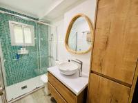 Kúpeľňa v ubytovaní Casa Gracia Stylish apartment close to the beach BY NAMASTE ELITE