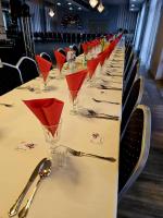 Un restaurant sau alt loc unde se poate mânca la Noce i Dnie