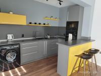 Kuchyň nebo kuchyňský kout v ubytování LUXURY SUITES