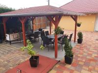 Patio alebo iná vonkajšia časť ubytovania Balatonlelle One-Bedroom Apartment 1