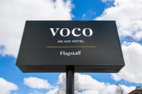 voco Flagstaff by IHGに飾ってある許可証、賞状、看板またはその他の書類
