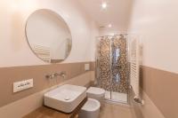 A bathroom at Vintage Ottaviano Apartment