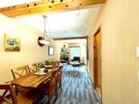 MountainView -PrivateChalet Sleep7- 5min to DT Vacation Homeにあるシーティングエリア
