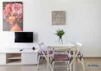 TV a/nebo společenská místnost v ubytování Lenas Modern Apartment