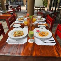 Mad på resortet eller i nærheden