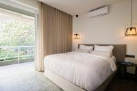 Posteľ alebo postele v izbe v ubytovaní Luxury Apt Near The Beach Athens Riviera By Olon