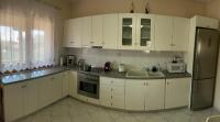 Kuchyňa alebo kuchynka v ubytovaní Vacation Ηouse in Nea Plagia of Halkidiki, Greece