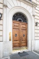 The facade or entrance of Roma 2B